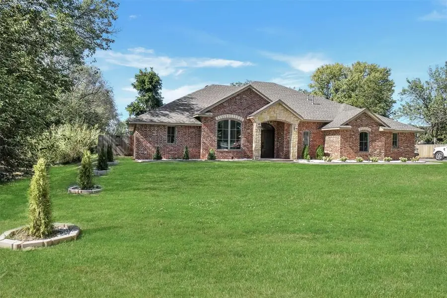 715 N Michigan Avenue, Mangum, OK 73554 - #3