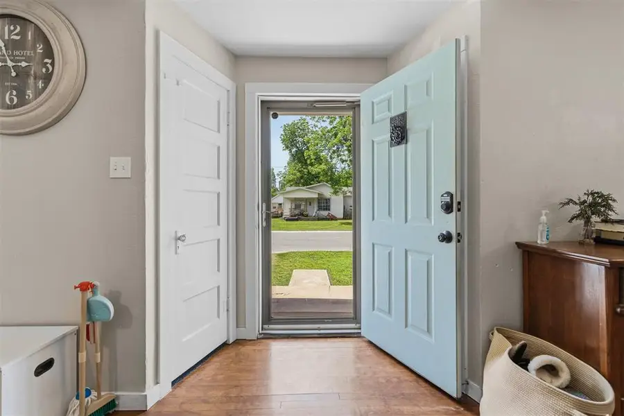 106 E Agnew Avenue, Pauls Valley, OK 73075 - #2