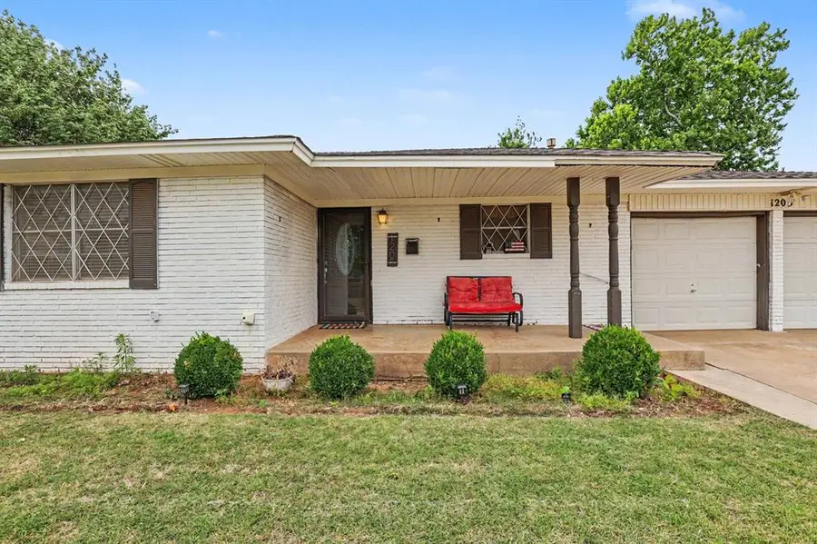 1205 Kingston Drive, Yukon, OK 73099 - #3