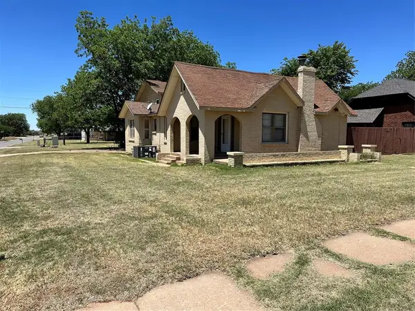 1401 N Us Route 66/ 4th Street Street, Sayre, OK 73662