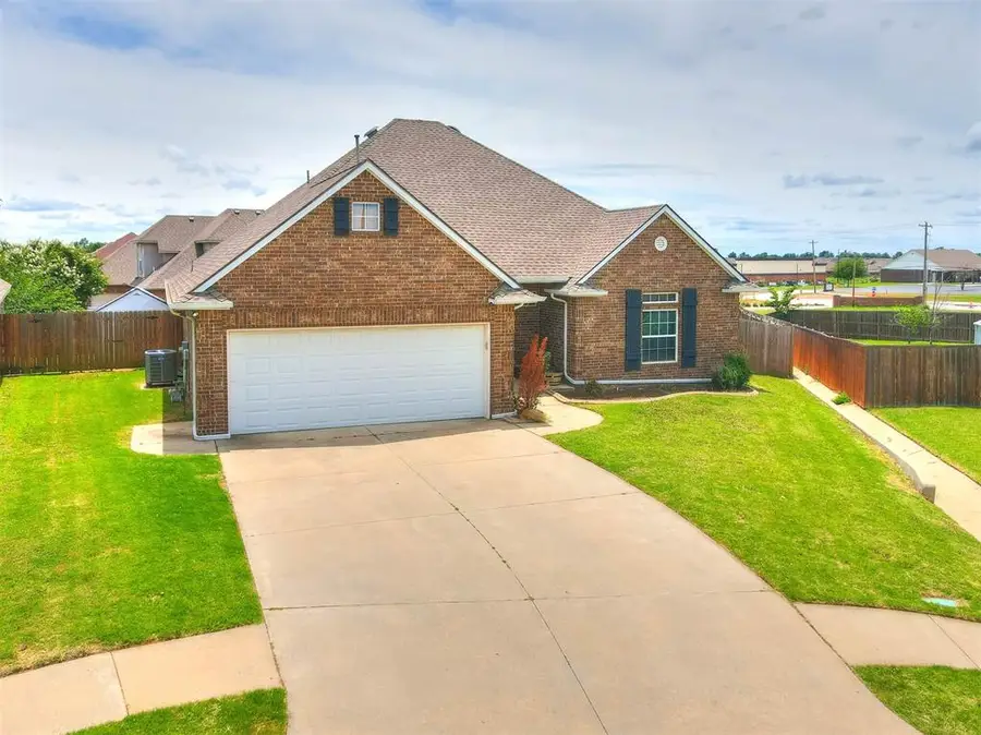 816 SE 5th Court, Moore, OK 73160 - #2