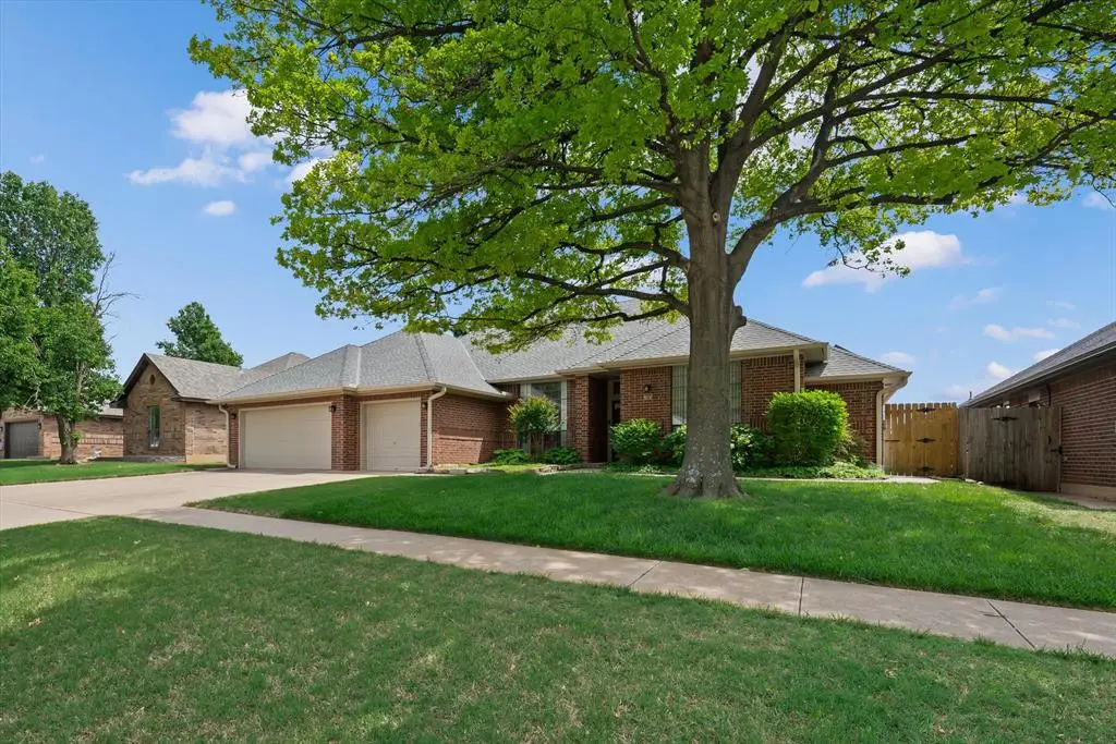 516 NW 143 Street, Edmond, OK 73012 - #1