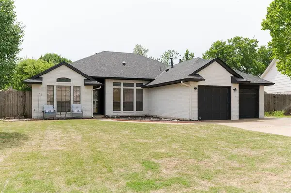 1125 Sennybridge Drive, Yukon, OK 73099