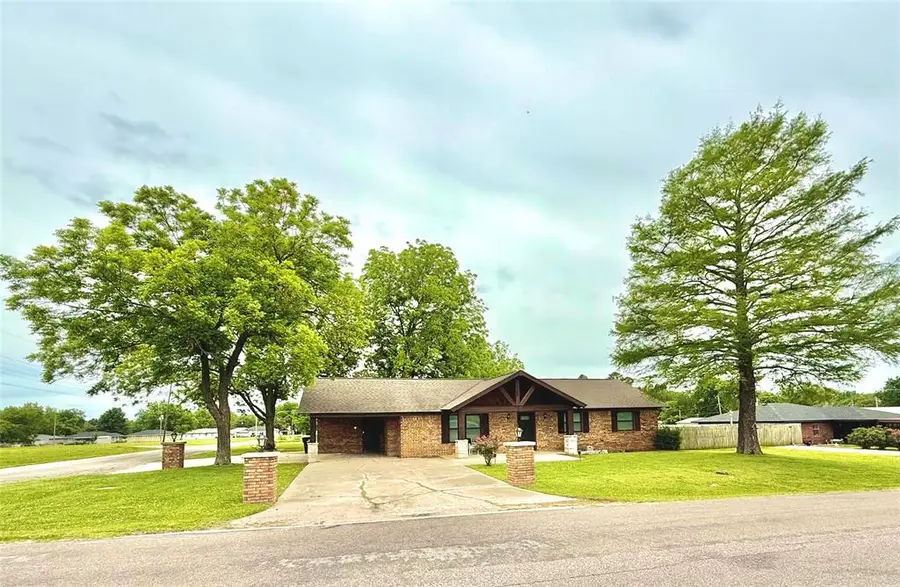 501 W Cottage Street, Ada, OK 74820 - #2