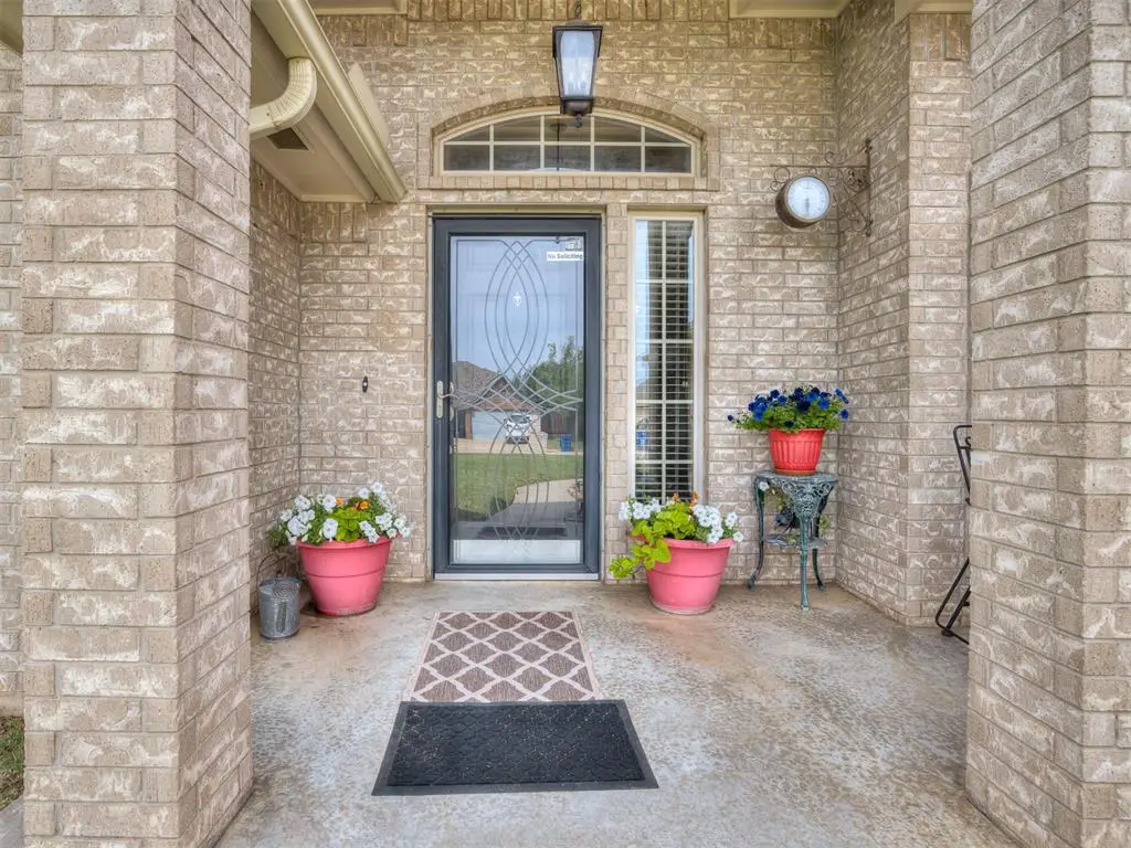 705 N White Tail Way, Mustang, OK 73064 - #1