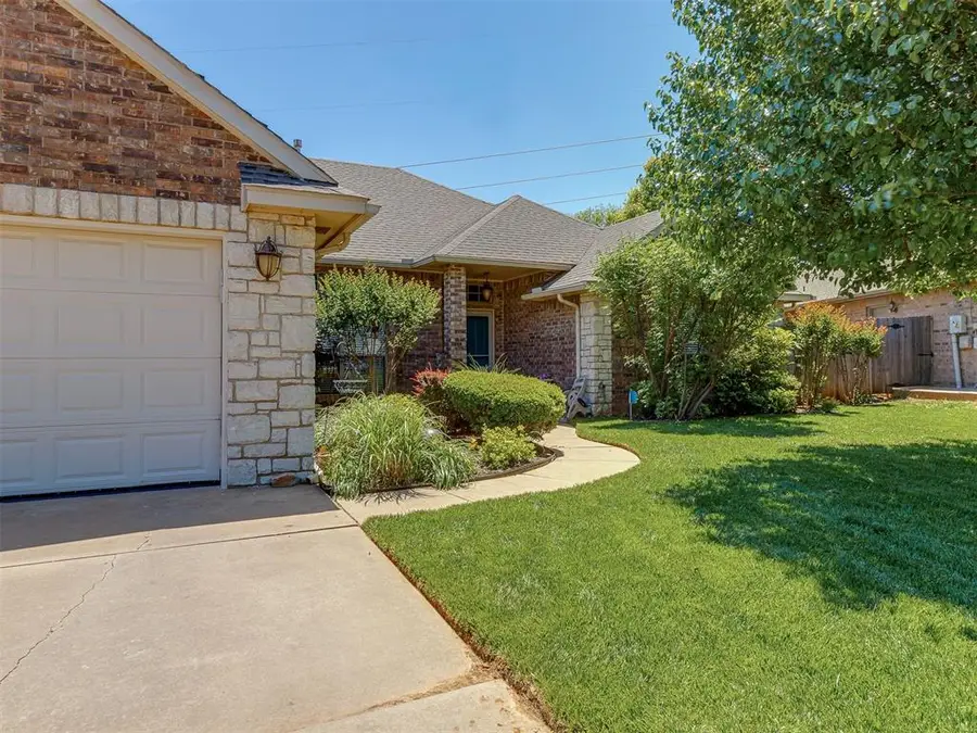 1776 Long Trail, Edmond, OK 73012 - #2