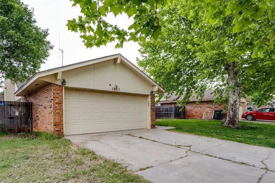 1011 Royal Lane, Yukon, OK 73099 - #3