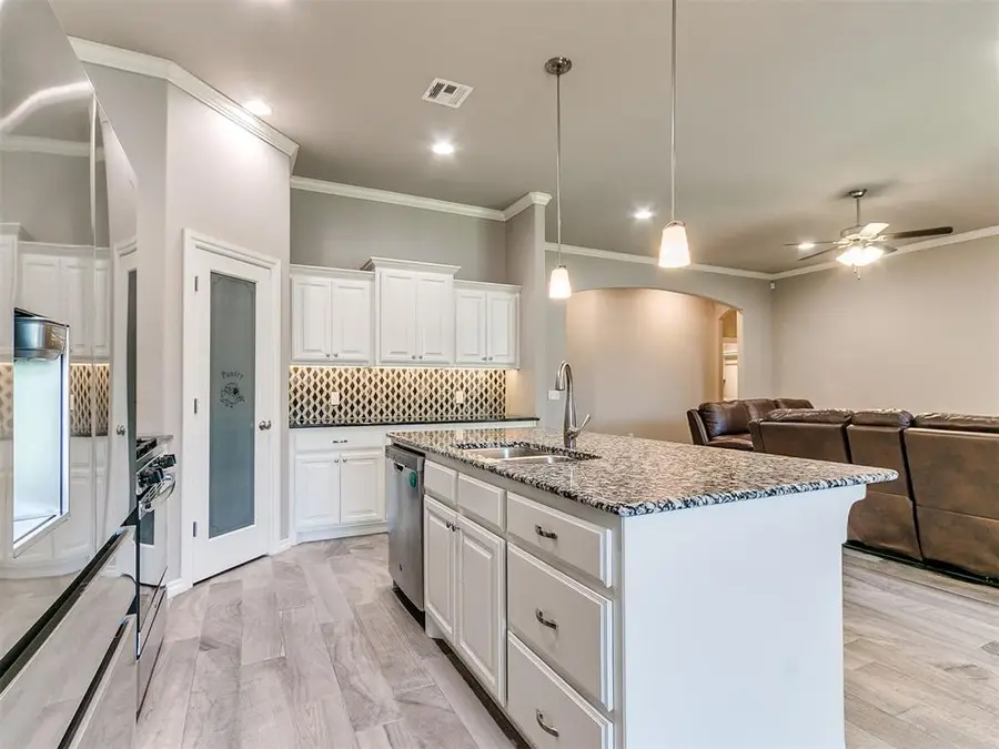 1833 W Trout Way, Mustang, OK 73064 - #3