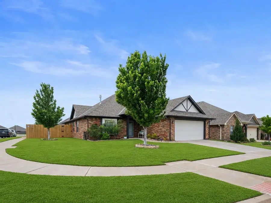 18601 Maidstone Lane, Edmond, OK 73012 - #2