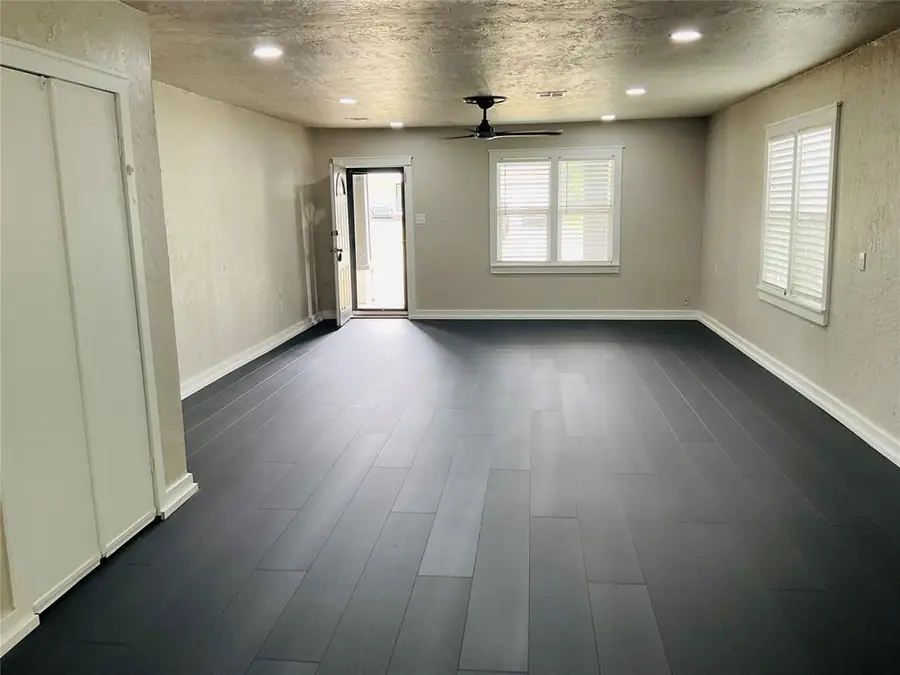 203 W Pine Street, Tuttle, OK 73089 - #3