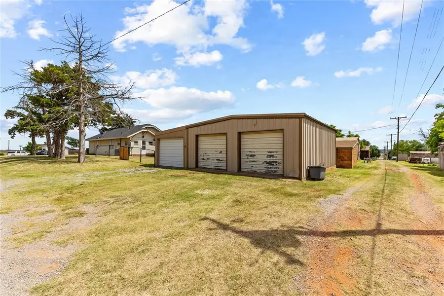 500 Adams Street, Bessie, OK 73622 - #2