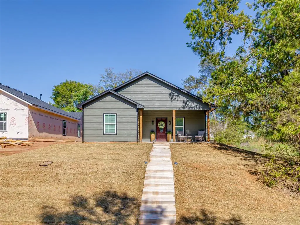 712 E Lincoln Avenue, Guthrie, OK 73044 - #1