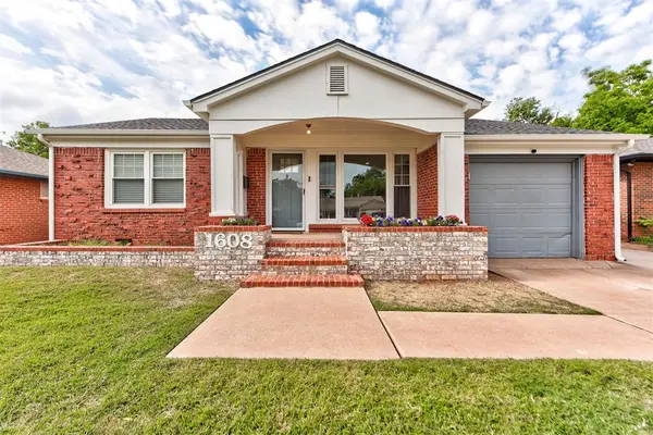 1608 Carlisle Court, The Village, OK 73120