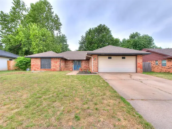 738 Woodlawn Drive, Yukon, OK 73099