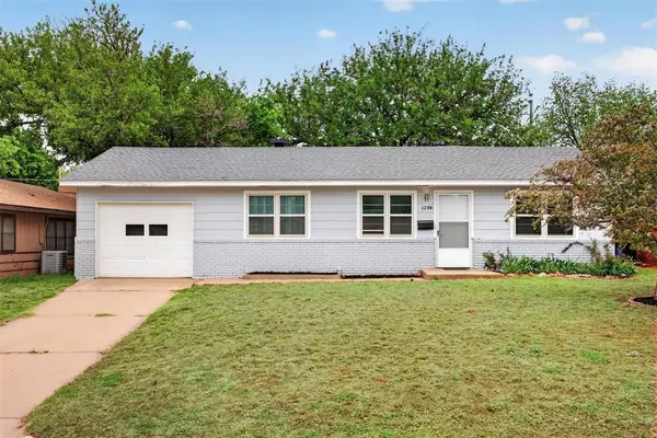 1206 Colorado Avenue, Elk City, OK 73644