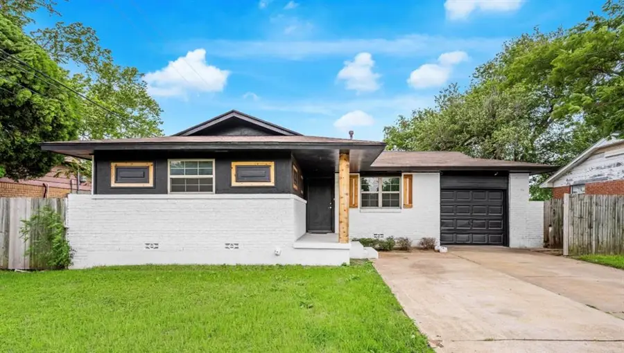 5326 NW Columbia Avenue, Lawton, OK 73505 - #3
