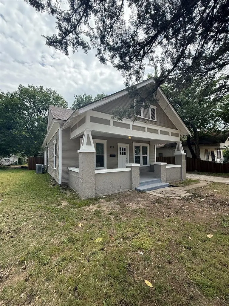 721 N Kickapoo Avenue, Shawnee, OK 74801 - #2