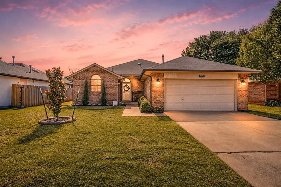 16913 Crest Valley, Edmond, OK 73012 - #2
