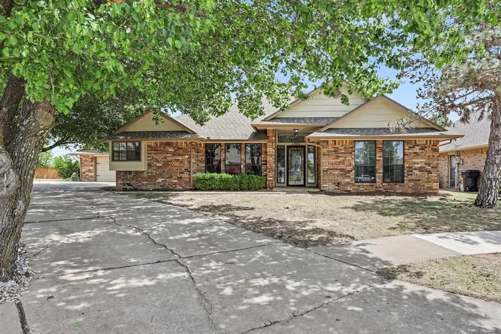 1301 SW 107th Place, Oklahoma City, OK 73170 - #1