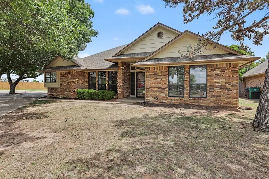 1301 SW 107th Place, Oklahoma City, OK 73170 - #2