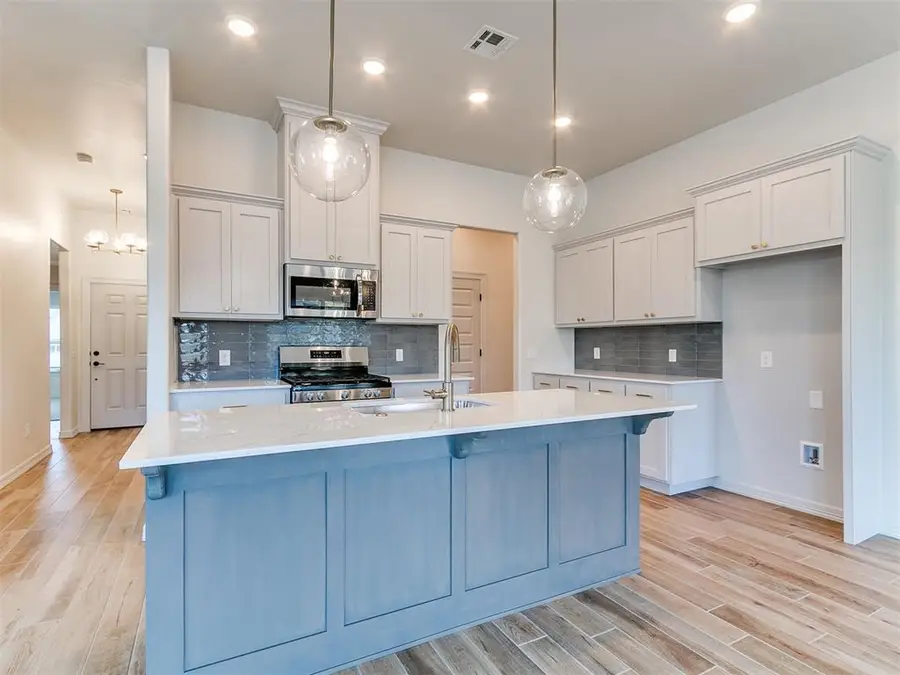 7708 Three Woods Lane, Yukon, OK 73099 - #2