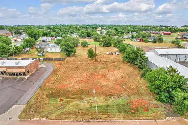 300 N Van Buren Avenue, Elk City, OK 73644