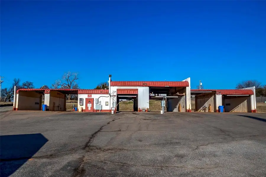 1102 E 1st Street, Chandler, OK 74834 - #2