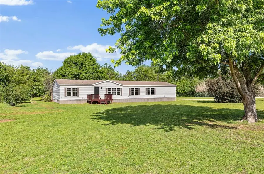 201 Burntwood Drive, Tuttle, OK 73089 - #2