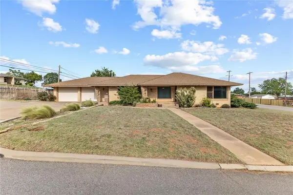 1106 N Caddo Street, Weatherford, OK 73096
