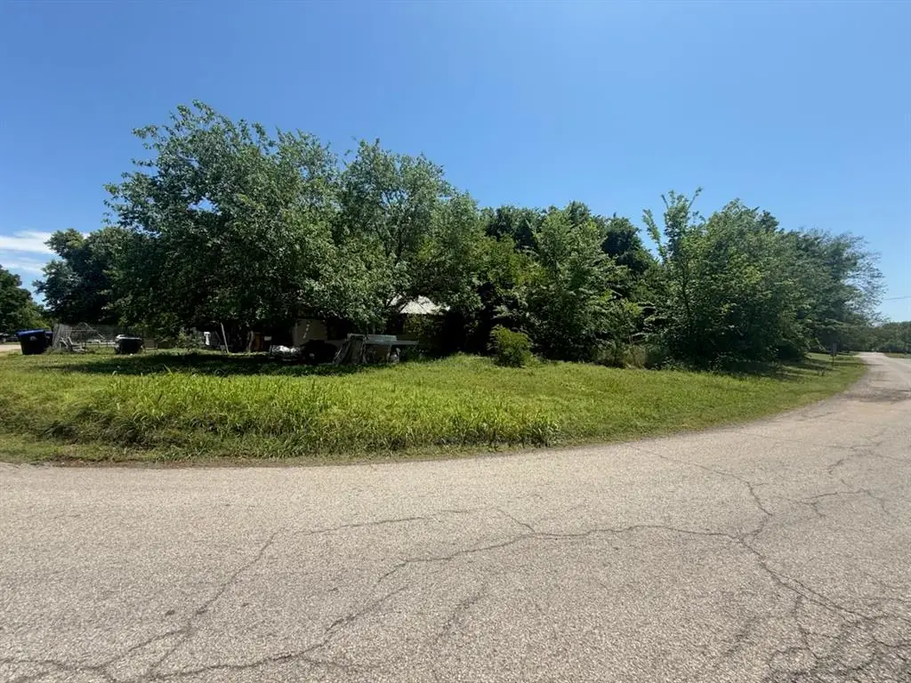 229 W Main Street, Davenport, OK 74026 - #1