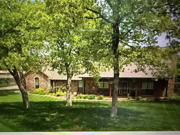 10800 Hunters Pointe, Edmond, OK 73034