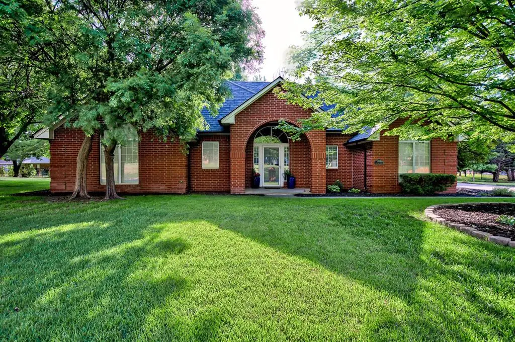 2207 Oak Leaf Circle, Enid, OK 73703 - #1
