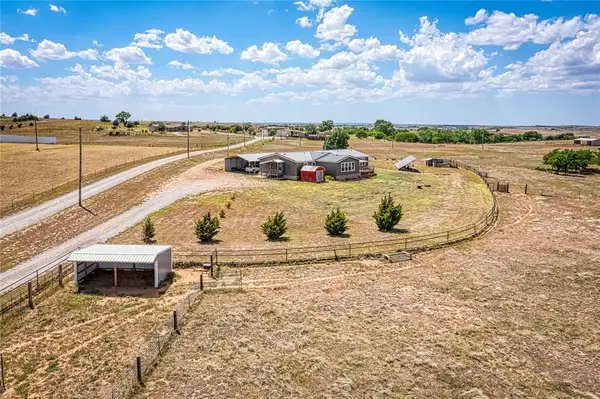 10537 N 2000 Road, Elk City, OK 73644