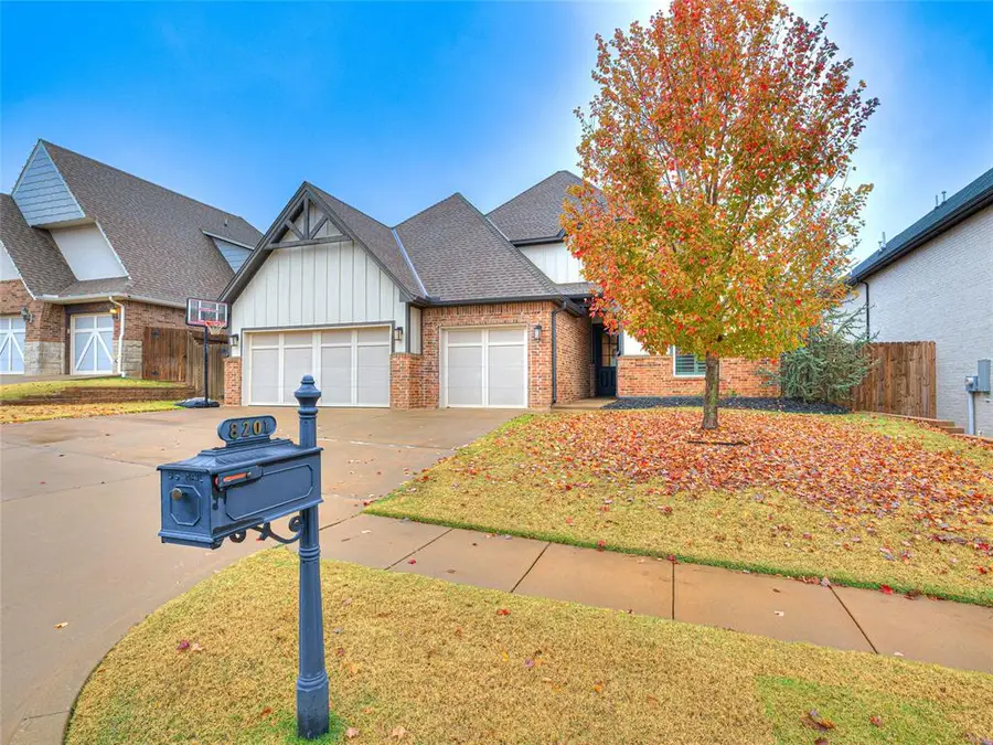 8201 Crew Lane, Edmond, OK 73034 - #2