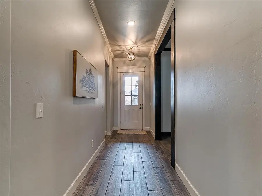 8201 Crew Lane, Edmond, OK 73034 - #3