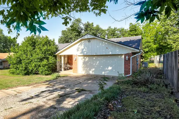 909 N King Avenue, Midwest City, OK 73130