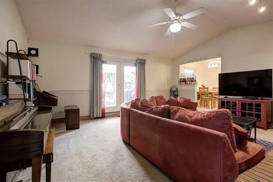 909 N King Avenue, Midwest City, OK 73130 - #3