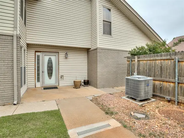 11374 Benttree Circle #11374, Oklahoma City, OK 73120