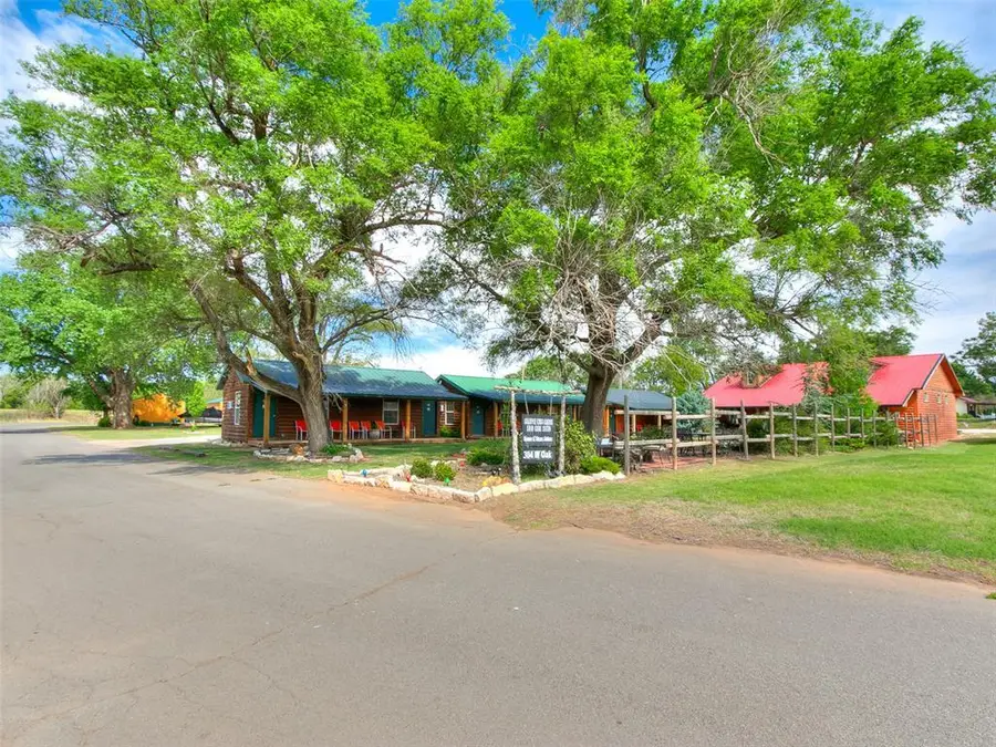 310 W Oak Street, Canton, OK 73724 - #3