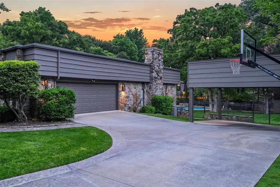 3409 Carriage Way, Edmond, OK 73013 - #3