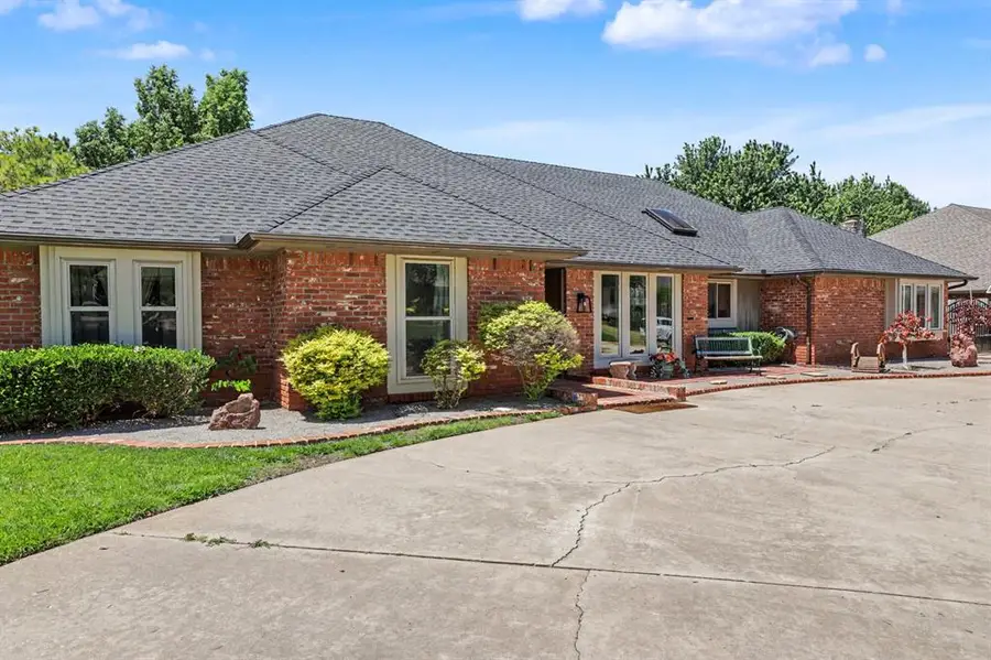 808 Glenridge Drive, Edmond, OK 73013 - #3