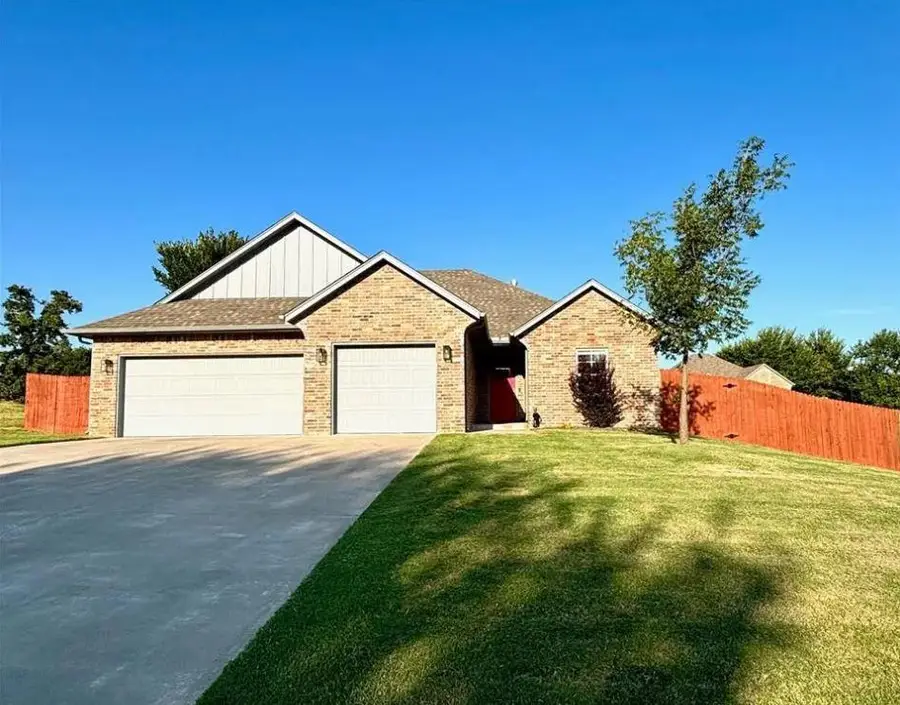 2717 Hermoso Circle, Edmond, OK 73034 - #2