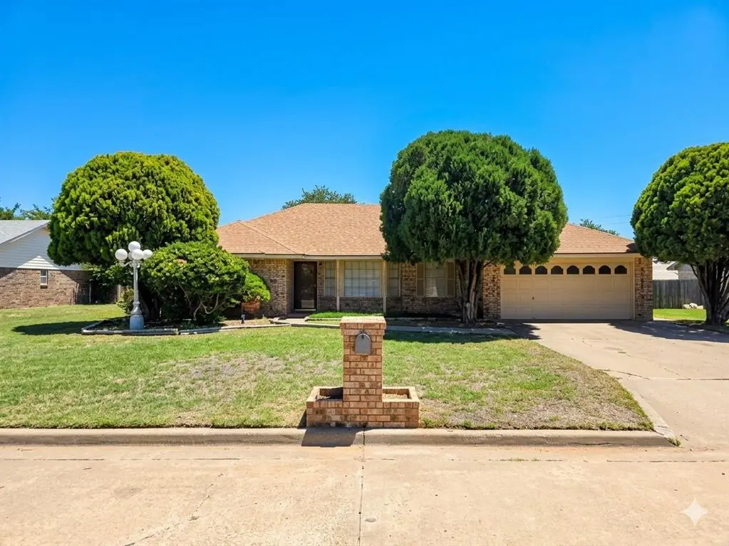 808 Cambridge Drive, Altus, OK 73521 - #1