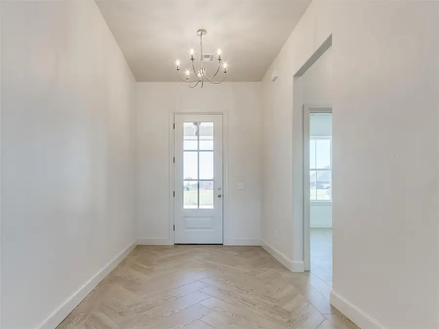 508 S Freedom Drive, Mustang, OK 73064 - #2