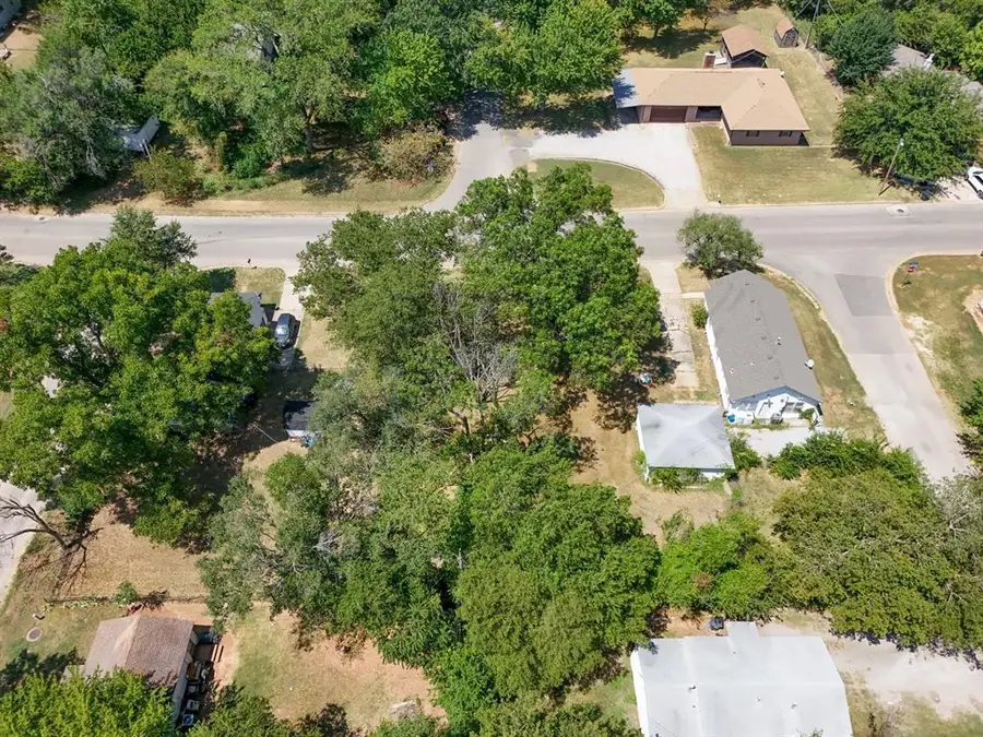 1201 N Center Avenue, Shawnee, OK 74801 - #2