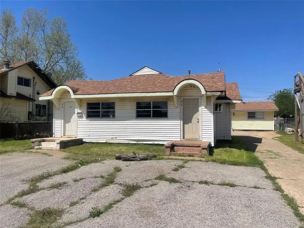 616 S 6th Street, Clinton, OK 73601 - #1