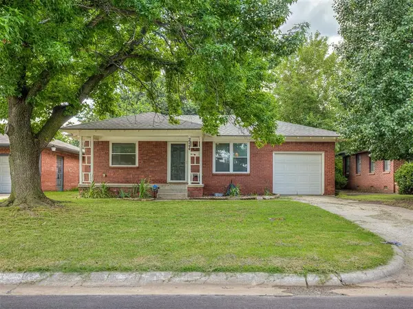 2244 Downing Street, The Village, OK 73120