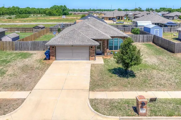 910 Brookhollow Drive, Chickasha, OK 73018