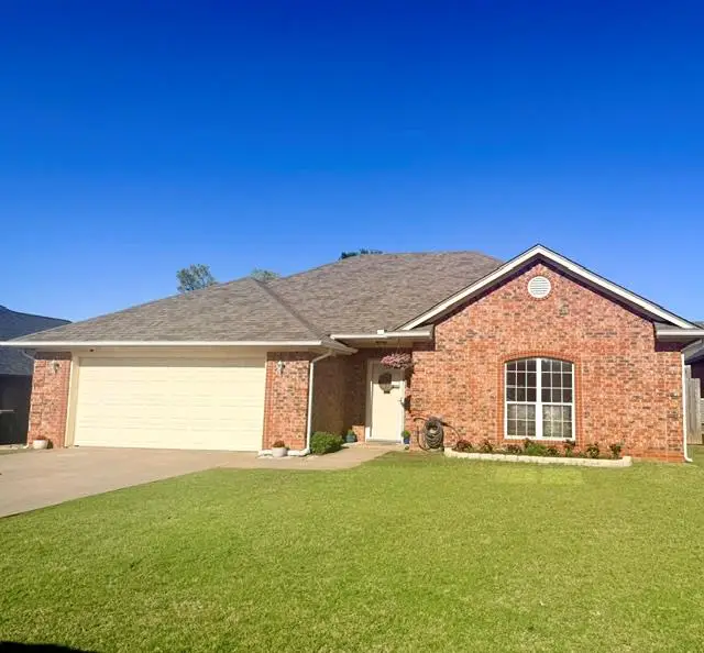 2217 University Boulevard, Chickasha, OK 73018 - #1