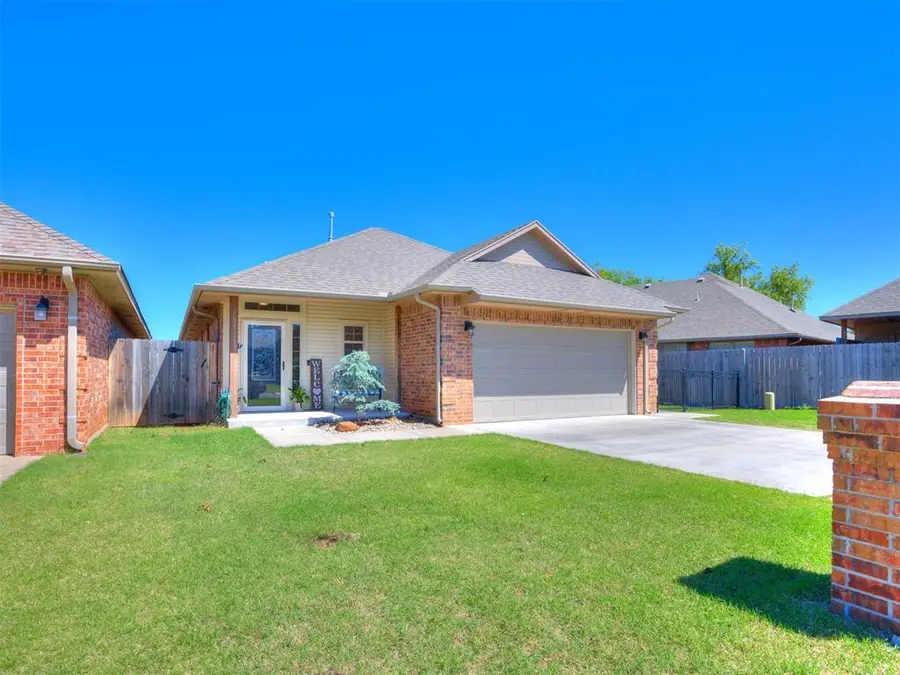 1112 Golden Leaf Drive, Moore, OK 73160 - #2